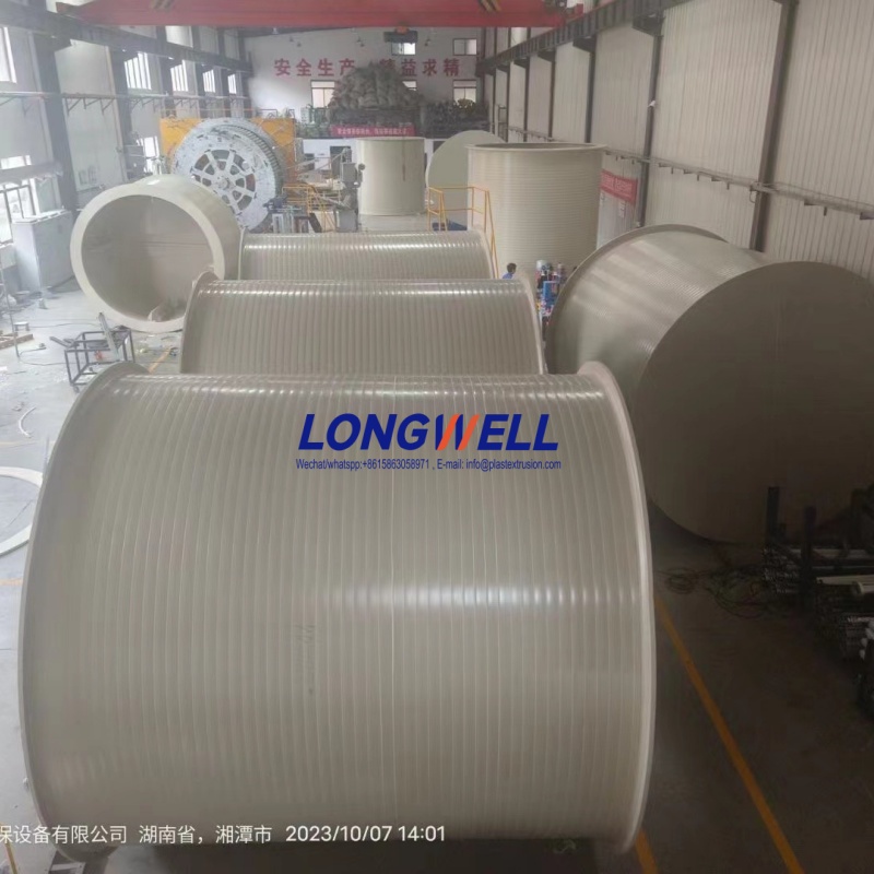 Extrusion machines of thermoplastic Spiral Wound Chemical Storage Tanks